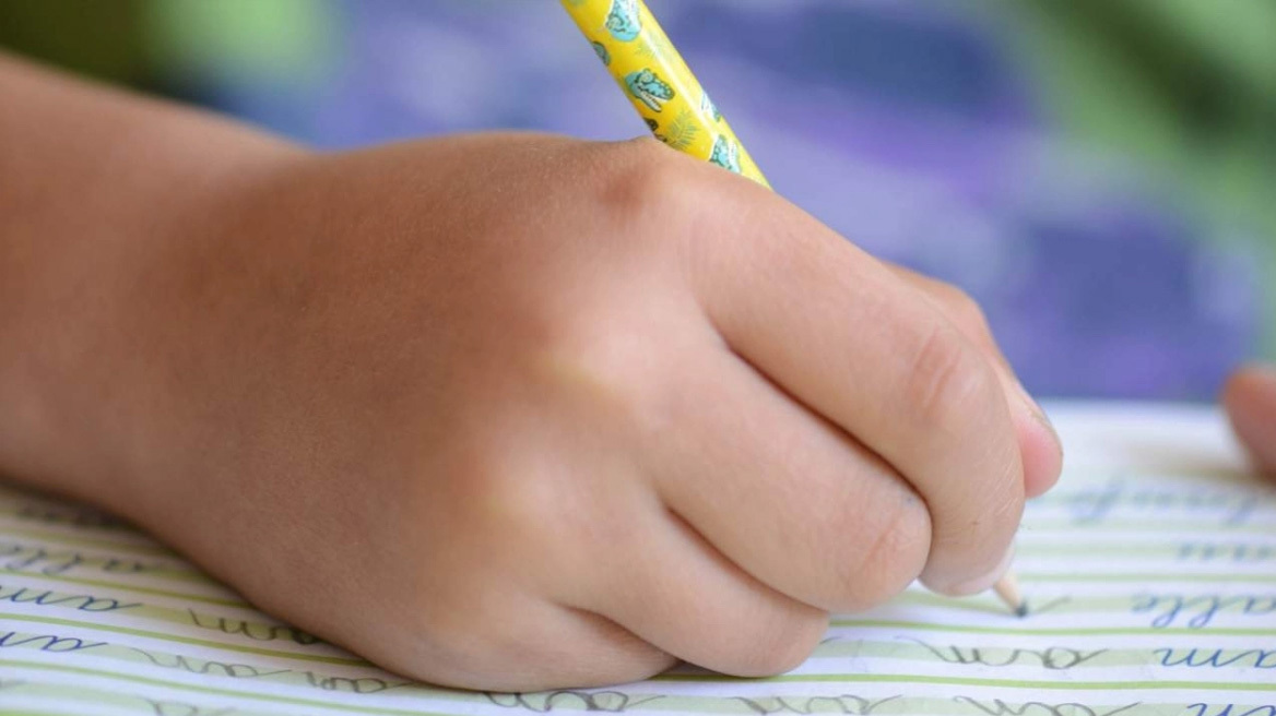 Κατέρρευσε 11χρονος στην Κίνα μετά από 14 ώρες διάβασμα: Τον επέβλεπαν οι γονείς του