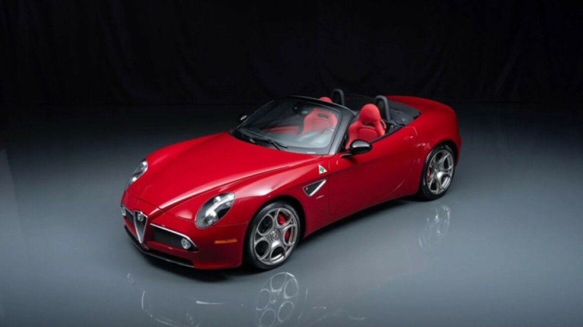 Δυο Alfa Romeo 8C στο... σφυρί!