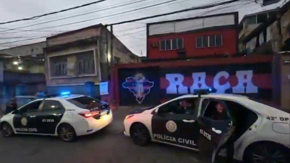 Ένας νεκρός σε επιχείρηση της αστυνομίας της Βραζιλίας μέσα σε ομάδες οργανωμένων οπαδών - Δείτε βίντεο 