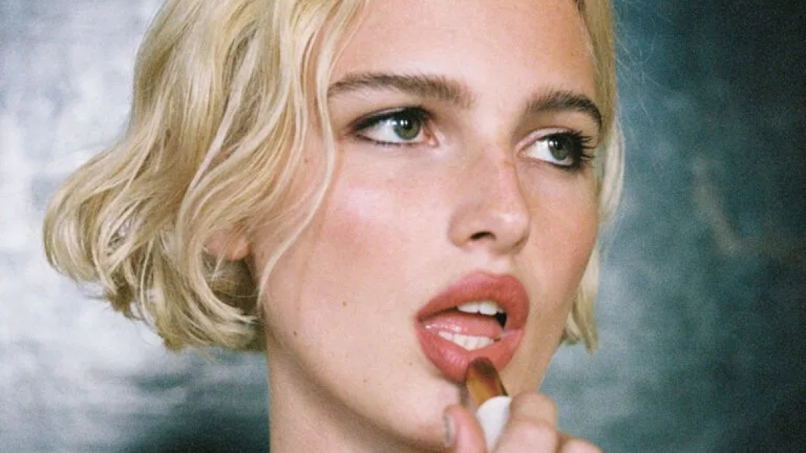 Blurred Lips: Ο πιο cool τρόπος για να εφαρμόσετε ένα ματ κραγιόν
