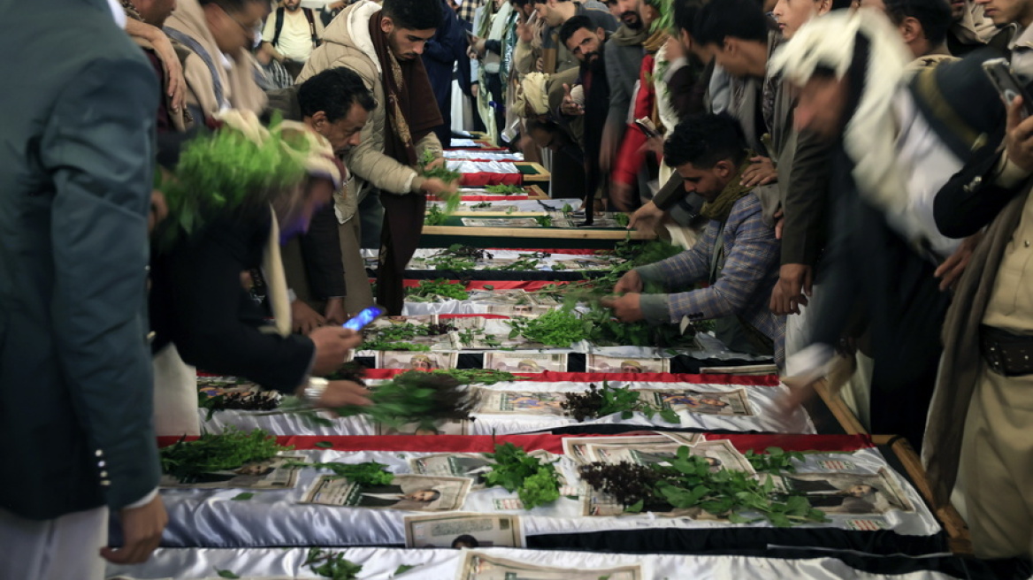 Τουλάχιστον 31 δημοσιογράφοι σκοτώθηκαν σε αεροπορική επιδρομή του Ισραήλ στην Υεμένη, αναφέρει δημοσιογραφική ΜΚΟ
