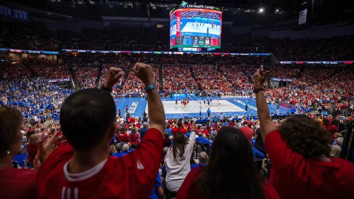 NCAA: Νέο ρεκόρ προσέλευσης θεατών σε αγώνα βόλεϊ γυναικών