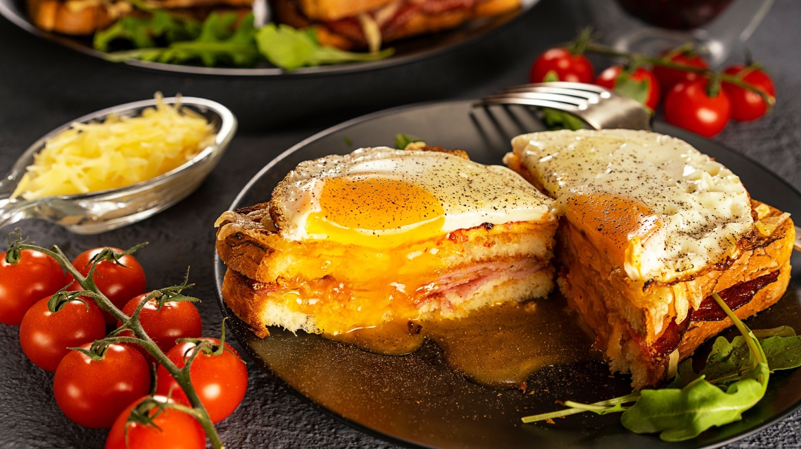 Croque Madame ή Croque Monsieur; Οι διαφορές και ποιος έχει τον πρώτο λόγο στο σάντουιτς
