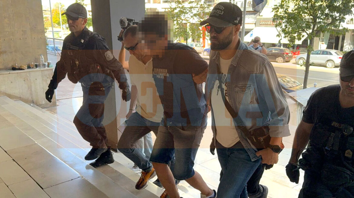 Θεσσαλονίκη: Σκότωσε την αδελφή του επειδή του έκανε παρατήρηση για την καθαριότητα του σπιτιού - Τι είπε στην απολογία του ο δράστης