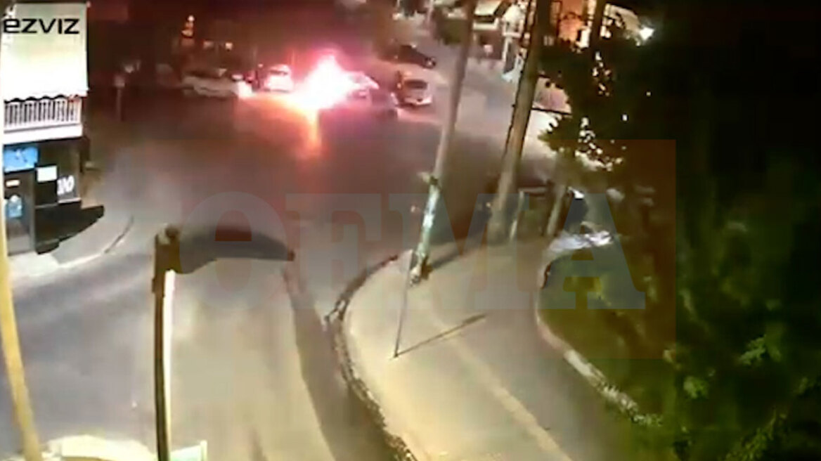 Άγνωστος έλουσε με βενζίνη και πυρπόλησε το αυτοκίνητο επιχειρηματία στη Δυτική Αττική - Δείτε βίντεο
