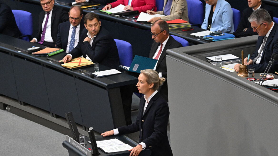 Πολιτική κρίση στη Γερμανία μετά τα ανοδικά ποσοστά της AfD - Η οικονομία αντιμέτωπη με ύφεση και αδιέξοδα