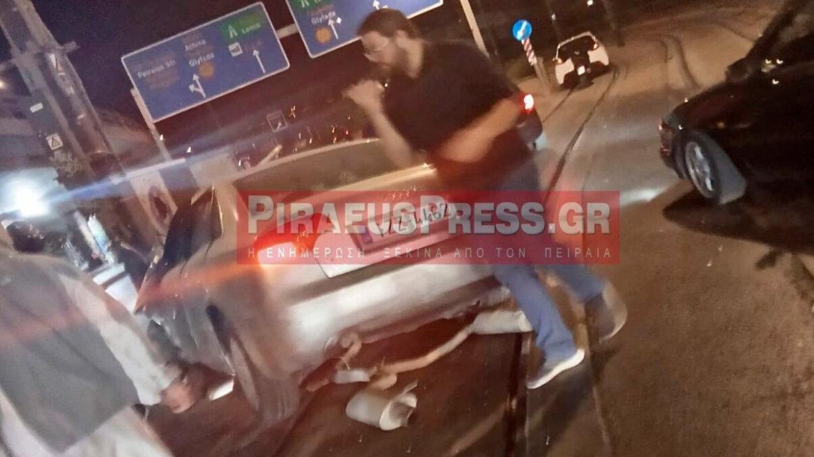 Αυτοκίνητο έπεσε πάνω σε κολώνα στον Πειραιά: Νεκρός ο οδηγός, διασωληνωμένη η συνοδηγός
