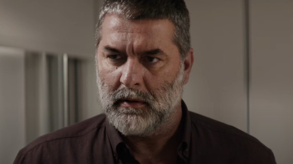 Σπασμένη Φλέβα: Κυκλοφόρησε το τρέιλερ της ταινίας του Γιάννη Οικονομίδη με τον Βασίλη Μπισμπίκη