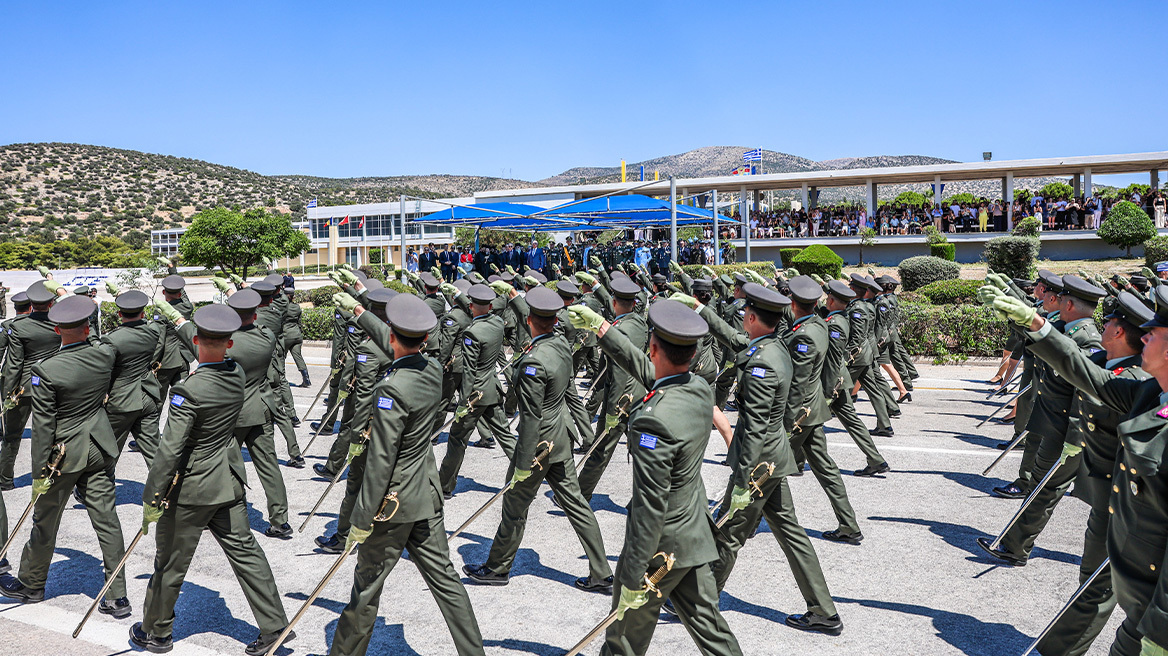 Ένστολοι: Νέο μισθολόγιο σε Ενοπλες Δυνάμεις και Σώματα Ασφαλείας – Πότε έρχεται η πρώτη αύξηση
