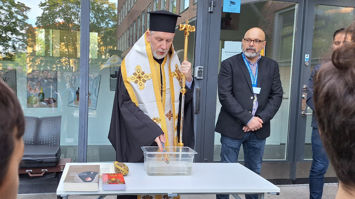 Ο Μητροπολίτης Σουηδίας τέλεσε τον Αγιασμό στο Ελληνικό Σχολείο στη Στοκχόλμη