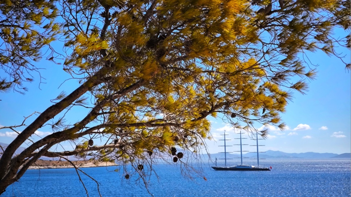 Καιρός: Αίθριος με τον υδράργυρο στους 25 βαθμούς - Πού θα βρέξει 