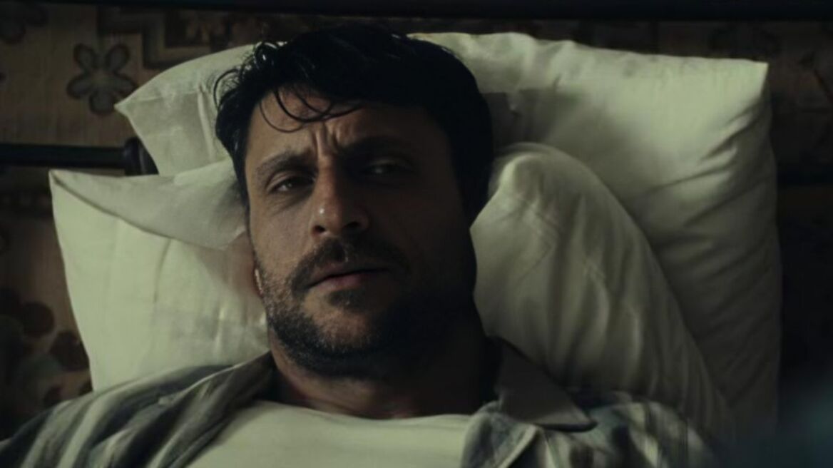 Το Twitter αντέδρασε στον θάνατο του Γιώργου Χρυσοστόμου στο Σπίτι Δίπλα στο Ποτάμι: «Καλά ρε ασέβαστοι, τον πεθάνατε με το καλήμερα;»