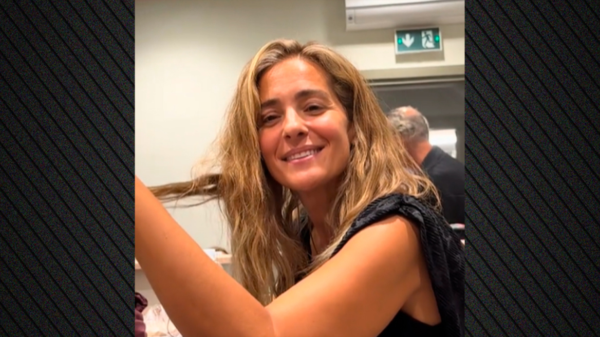 Νατάσσα Μποφίλιου: Το βίντεο από την προετοιμασία της για συναυλία - «Δείξε τα μαλλιά μου, θα τα βάλω φούστα μετά»