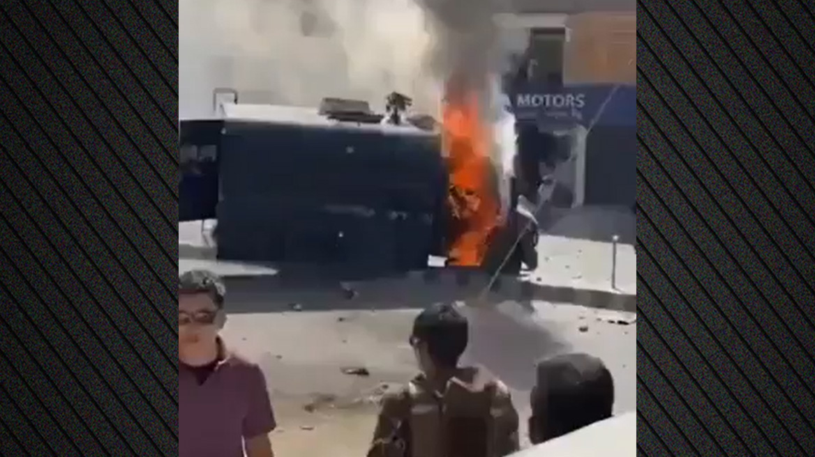 Πέντε νεκροί και δεκάδες τραυματίες σε συγκρούσεις μεταξύ αστυνομικών και διαδηλωτών στην Ινδία - Δείτε βίντεο