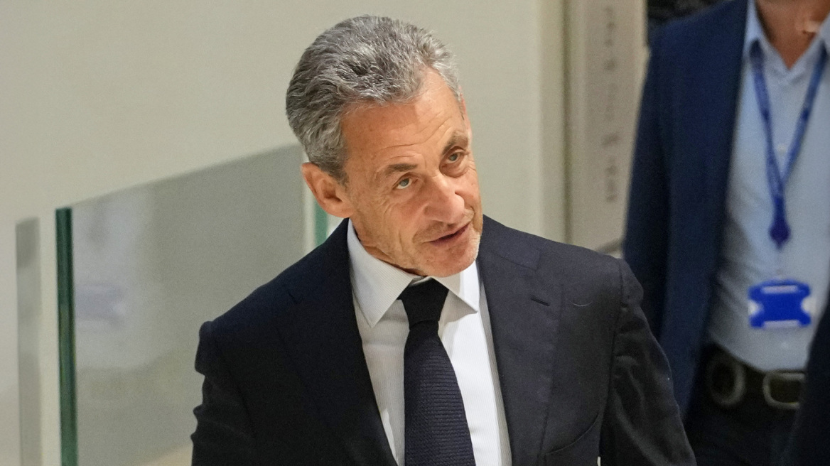 Πέντε χρόνια φυλάκιση στον Σαρκοζί για εγκληματική συνωμοσία με σκοπό να λάβει παράνομη χρηματοδότηση εκατομμυρίων από τον Καντάφι