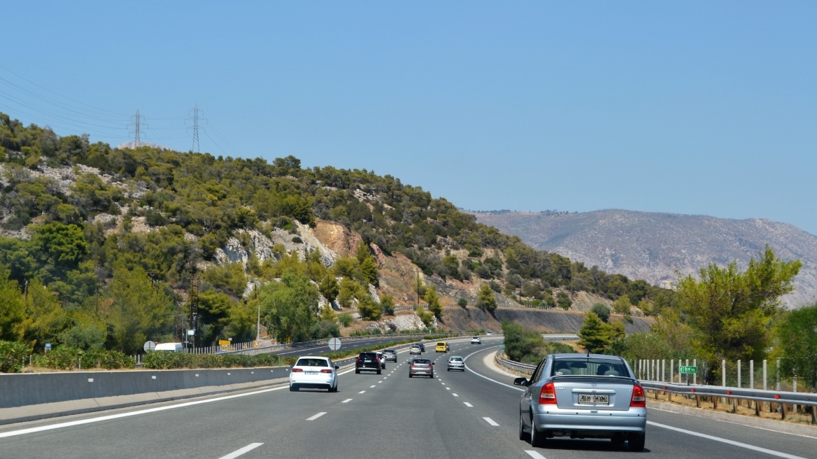 Καθηγητής εξηγεί γιατί δεν υπάρχει όφελος στην υπέρβαση του ορίου ταχύτητας σε αυτοκινητόδρομο - «4'' ανά χιλιόμετρο»