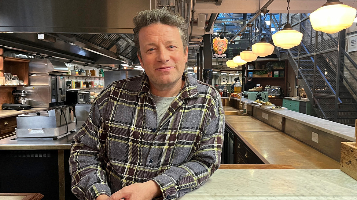 Τζέιμι Όλιβερ για δυσλεξία: Οι συμμαθητές μου με κορόιδευαν ασταμάτητα, αλλά η μαγειρική με έκανε να πιστέψω στον εαυτό μου