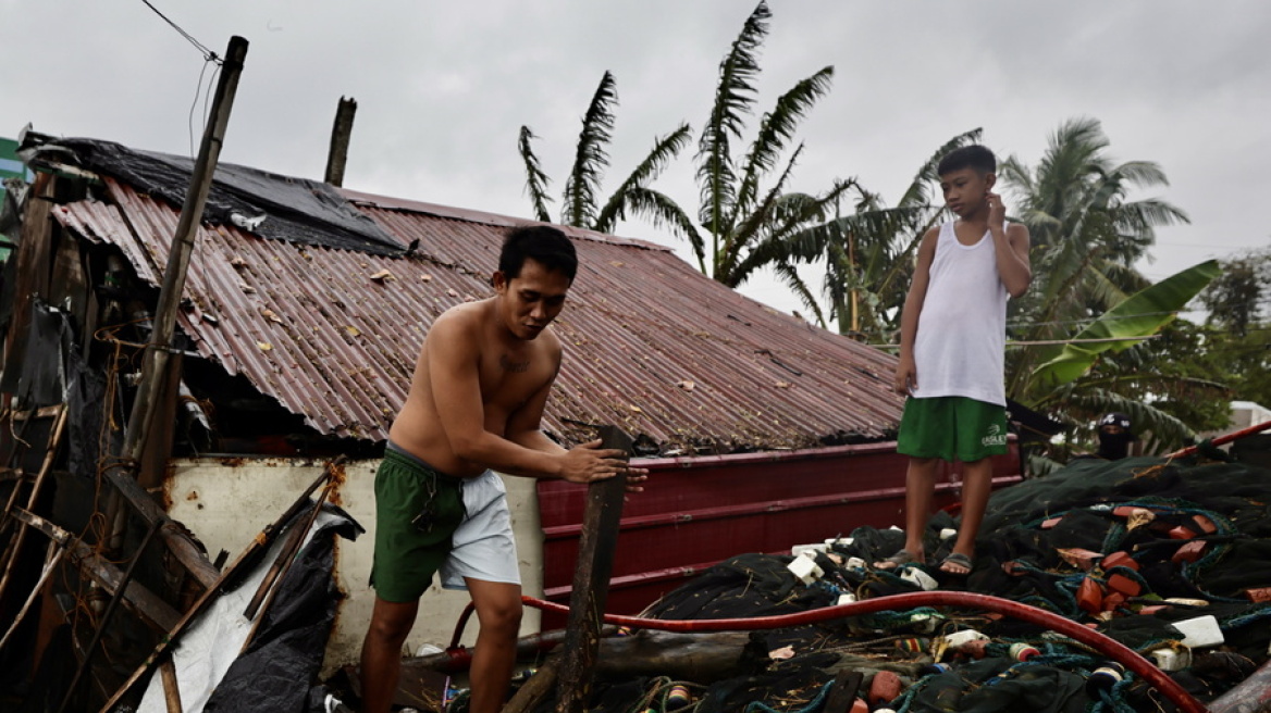 Φιλιππίνες: 3 νεκροί μετά το πέρασμα της τροπικής καταιγίδας Μπουαλόι - 400.000 κάτοικοι απομακρύνθηκαν από τις εστίες τους