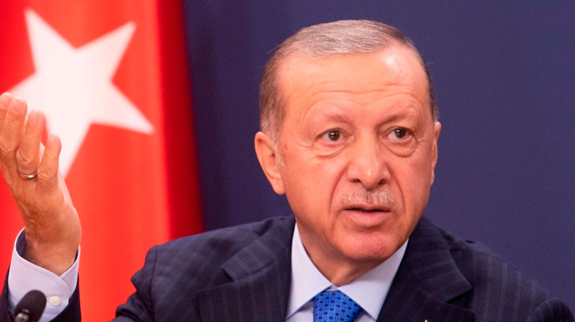 Ο Ερντογάν καλεί τους Κούρδους της Συρίας να «ολοκληρώσουν την ένταξή τους» στο νέο καθεστώς