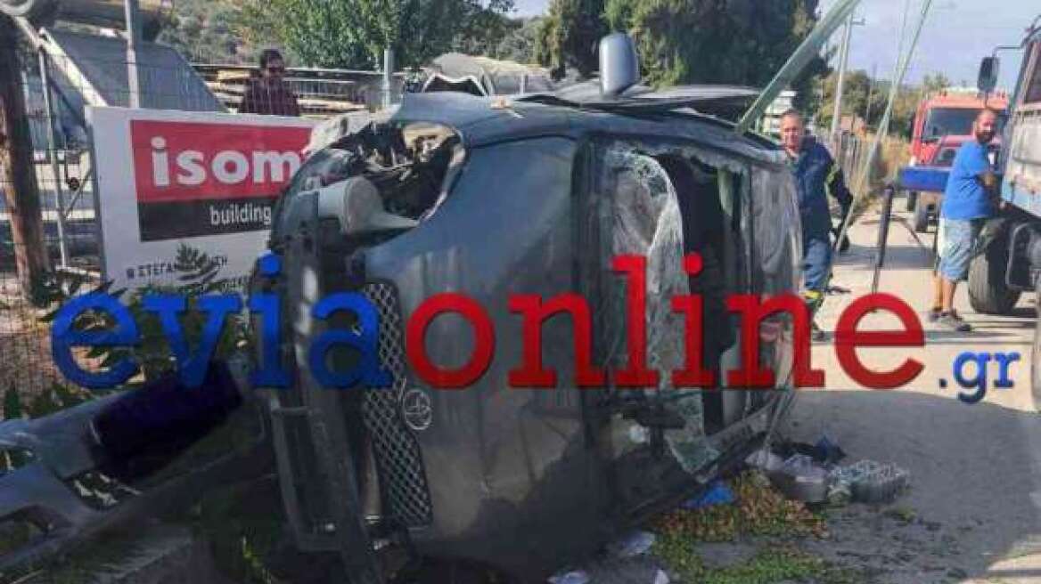 Τροχαίο στην Εύβοια: Αυτοκίνητο ντεραπάρισε και εγκλωβίστηκε η οδηγός