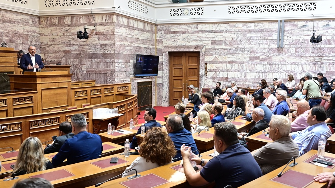 Το κόμμα Τσίπρα αναστατώνει τον ΣΥΡΙΖΑ - Αιχμές και για «λευκή απεργία» από βουλευτές