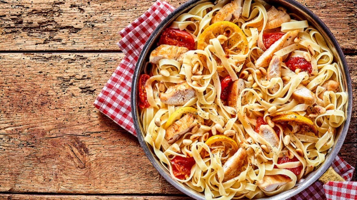 Πικάντικα, εύκολα και πληθωρικά πιάτα: Ένα πλήρες μενού για όλο το Σαββατοκύριακο