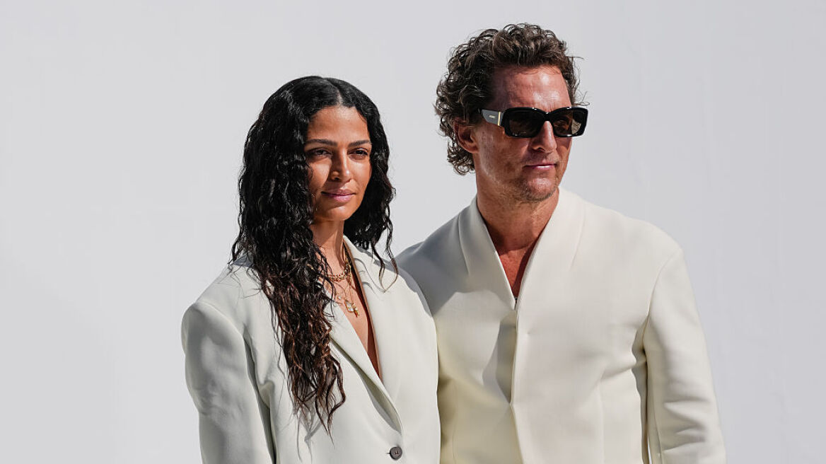 Το μυστικό του Μάθιου Μακόναχι για έναν επιτυχημένο γάμο κρύβεται στην κρεβατοκάμαρα και δεν είναι αυτό που νομίζετε