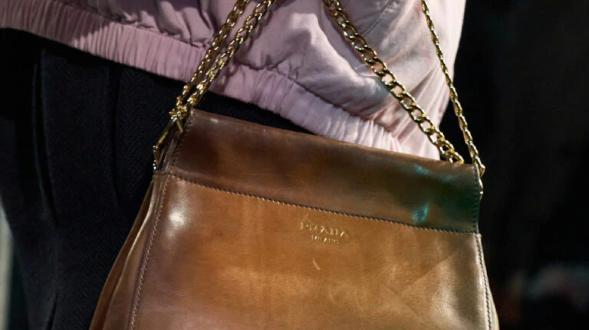 Oι μεγαλύτερες τάσεις στις τσάντες για το φθινόπωρο του 2025
