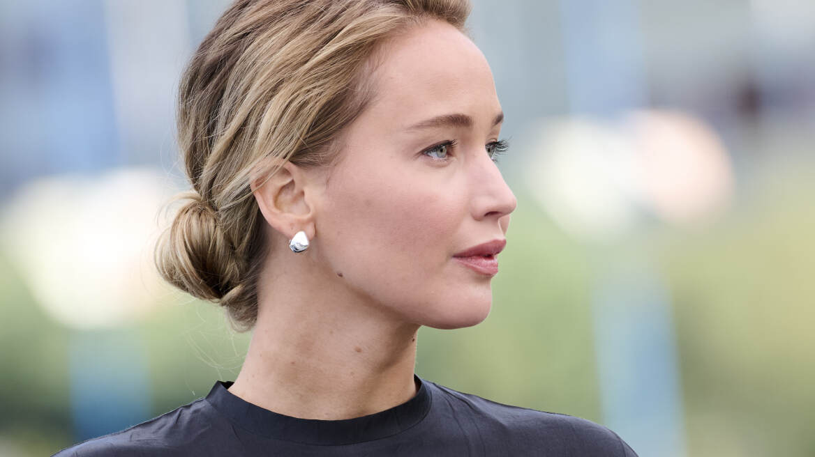 Οι νέες αφέλειες της Jennifer Lawrence είναι το φθινοπωρινό hair inspo που χρειαζόμασταν
