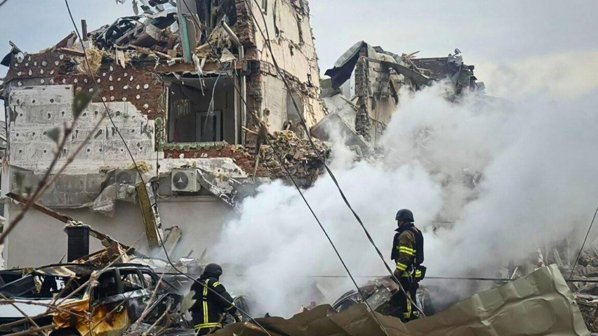 Οι Ρώσοι έφεραν την κόλαση στην Ουκρανία, επίθεση με 500 drones και 40 πυραύλους: Τέσσερις νεκροί και δέκα τραυματίες στο Κίεβο
