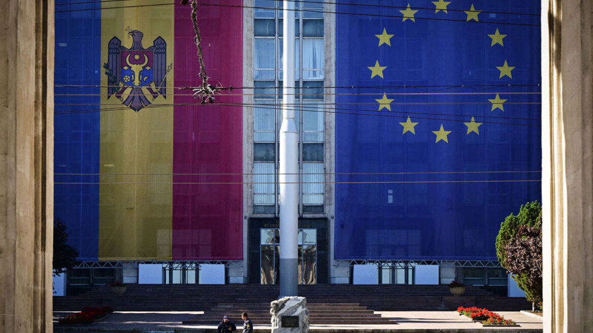 Ευρώπη και Ρωσία... σφάζονται στην ποδιά της Μολδαβίας: Με ποιους θα πάει το Κισινάου μετά τις κάλπες - Πιέσεις, πόλεμος προπαγάνδας και το... σοβιετικό «φάντασμα»