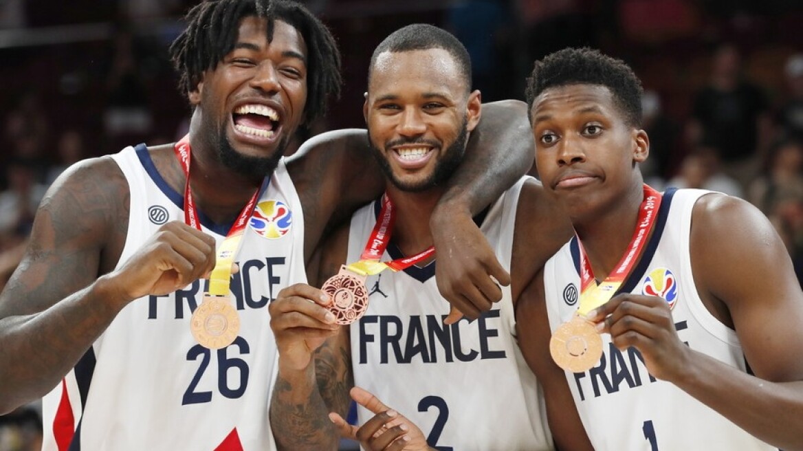 Το καλωσόρισμα του Λεσόρ στον Νιλικίνα: «Σωστή πόλη, λάθος χρώμα» 