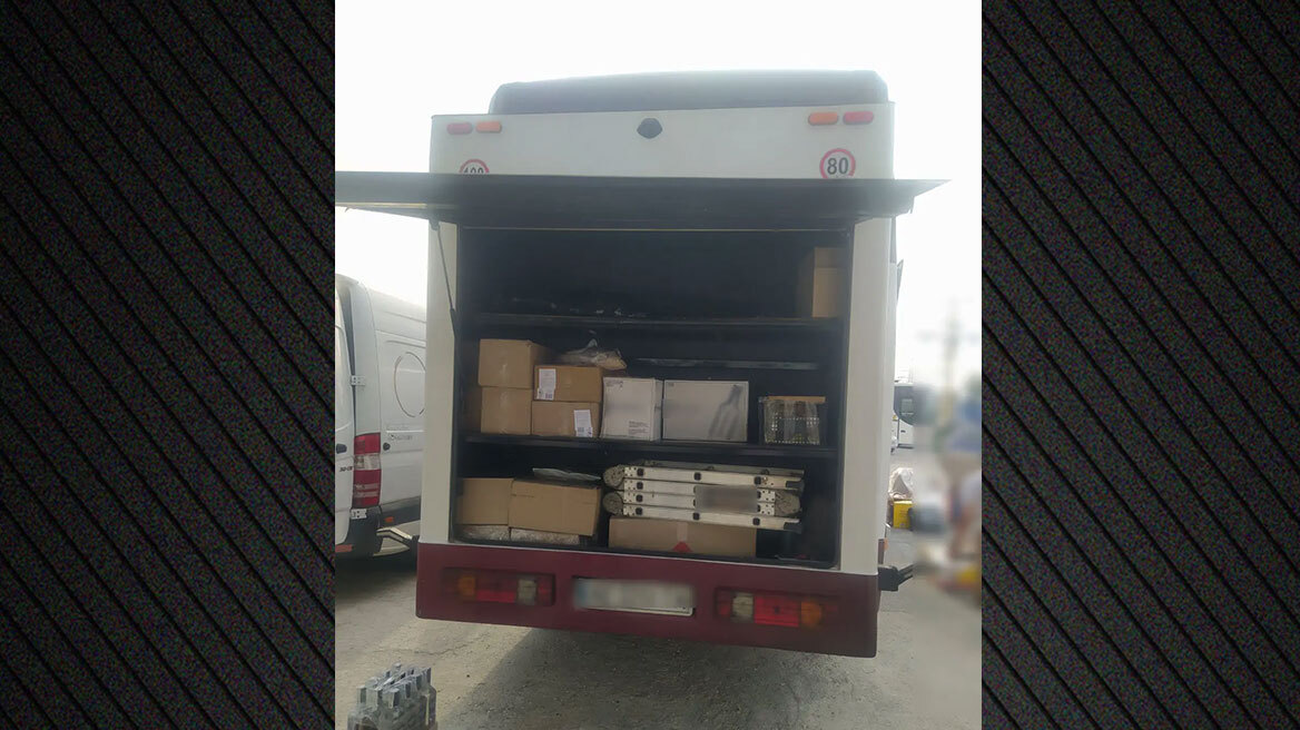 Μετέφεραν λαθραία ποτά και φυτοφάρμακα με τουριστικά λεωφορεία για 13 χρόνια - Πώς δρούσε η συμμορία