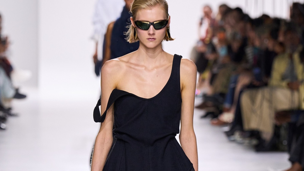 Η Louise Trotter παρουσίασε το πολυαναμενόμενο ντεμπούτο της στην Bottega Veneta
