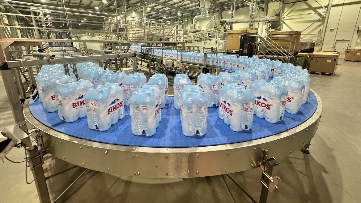 ΒΙΚΟΣ Plant: Η μεγαλύτερη γραμμή εμφιάλωσης νερού στην Ελλάδα με 60.000 φιάλες του 1,5Lt/ώρα και έλεγχο παραγωγής AI