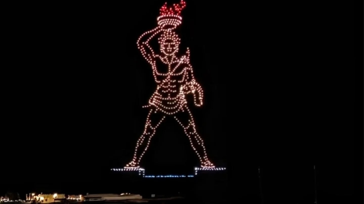 Χίλια drones «αναβίωσαν» τον Κολοσσό της Ρόδου στον νυχτερινό ουρανό του νησιού - Βίντεο και φωτογραφίες 
