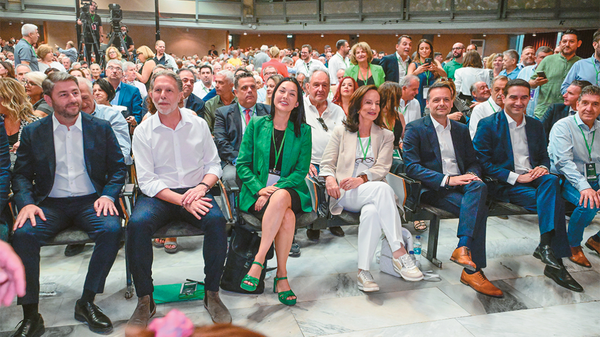 Η «κολλημένη βελόνα» δύο χρόνια φέρνει γκρίνια και αμφισβήτηση στο ΠΑΣΟΚ