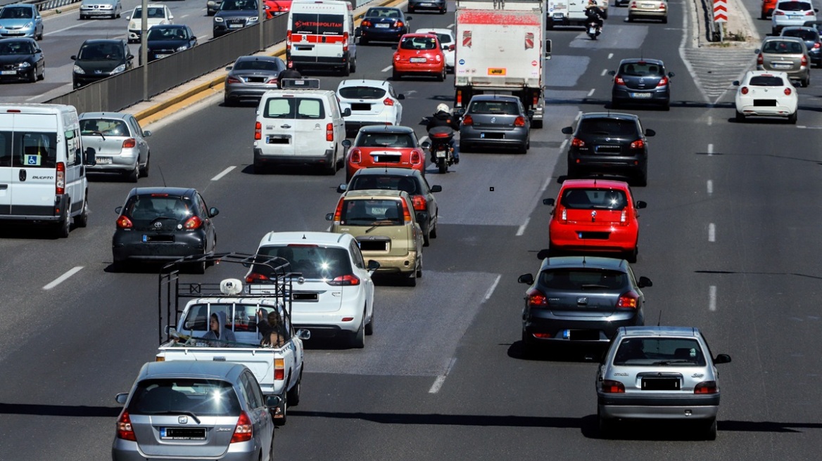 Τροχαίο στον Κηφισό: Ένας τραυματίας έπειτα από σύγκρουση ΙΧ με μοτοσικλέτα