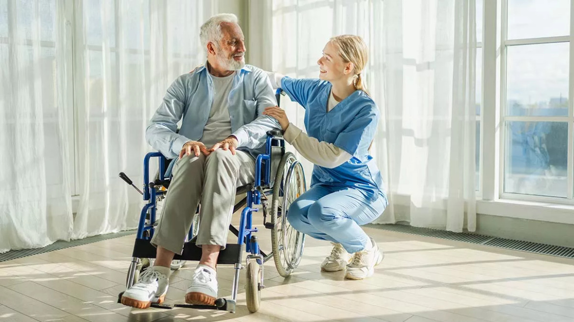 Άτομα με αναπηρία: 8 στα 10 «κόβουν» από δαπάνες διαβίωσης για να καλύψουν ανάγκες υγείας
