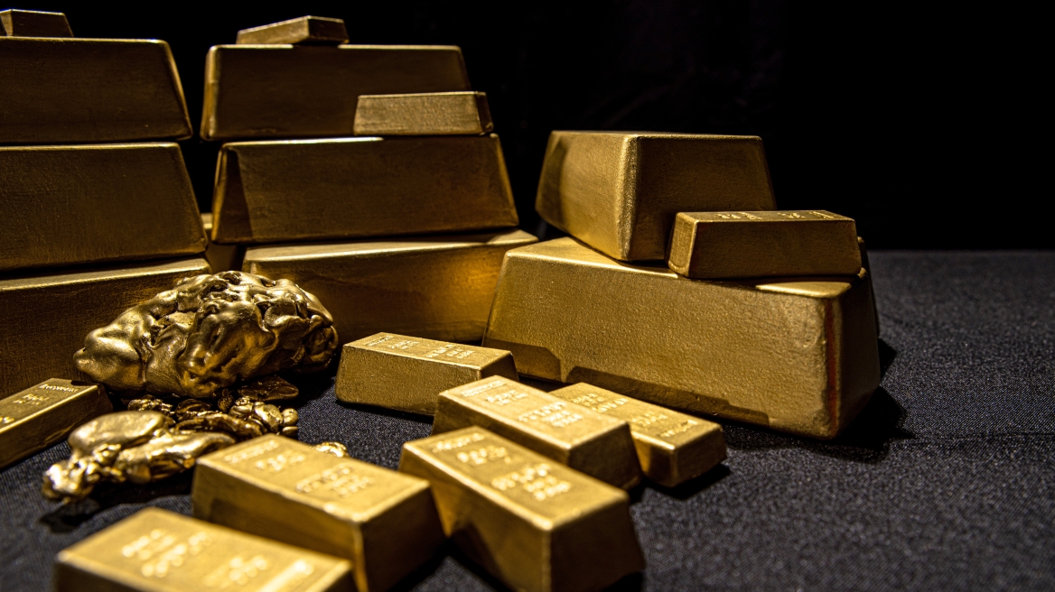 Σπάει κάθε ρεκόρ ο χρυσός: Μια ανάσα από τα $4.000 με ορατό τον κίνδυνο ενός shutdown στις ΗΠΑ