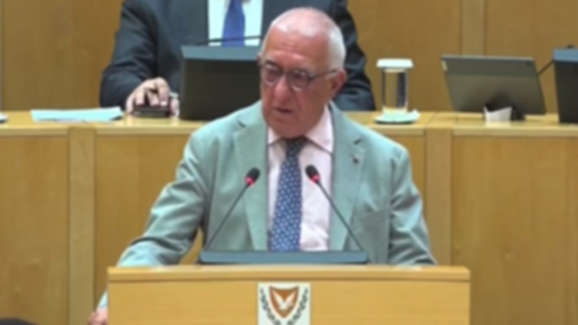 Δάκρυσε ο Κακλαμάνης στη Βουλή της Κύπρου όταν μίλησε για τα Φυλακισμένα Μνήματα  - Δείτε το βίντεο