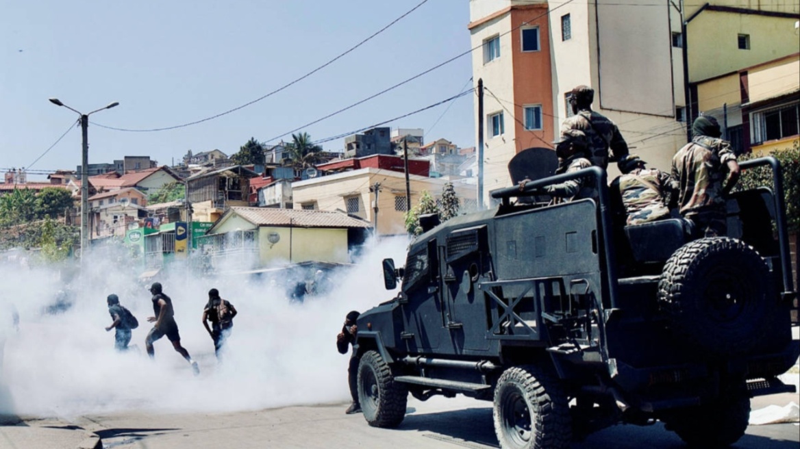 Τουλάχιστον 22 νεκροί σε διαδηλώσεις στη Μαδαγασκάρη - Ο πρόεδρος αποπέμπει την κυβέρνηση 