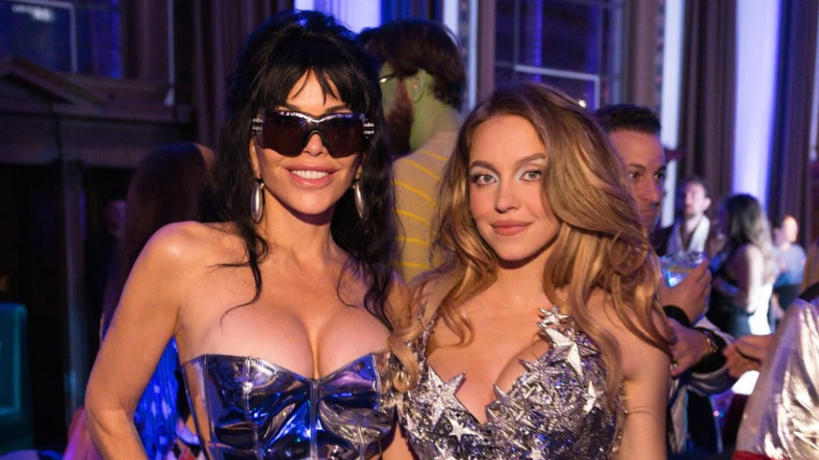 Σίντνεϊ Σουίνι: Το έξαλλο πάρτι γενεθλίων της με φόρεμα της Μπρίτνεϊ Σπίαρς, η εμφάνιση της Λόρεν Σάντσεζ και οι καλεσμένοι έκπληξη