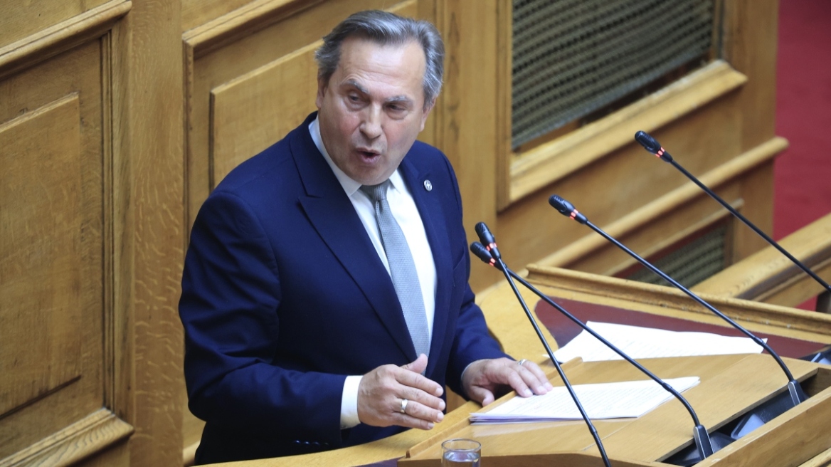 Πυρά Βρεττού κατά Νατσιού: Ενεργεί κάτω από τις εντολές σκιώδους διοικητικού καθεστώτος