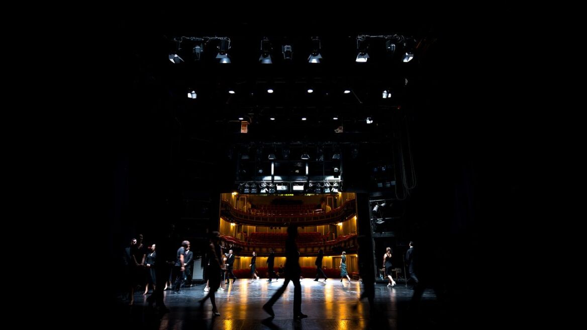 Εθνικό Θέατρο: Οι πρώτες φετινές παραστάσεις, οι μεγάλες συμπαραγωγές, οι ζωντανές μεταδόσεις στην περιφέρεια και τα φθηνά εισιτήρια