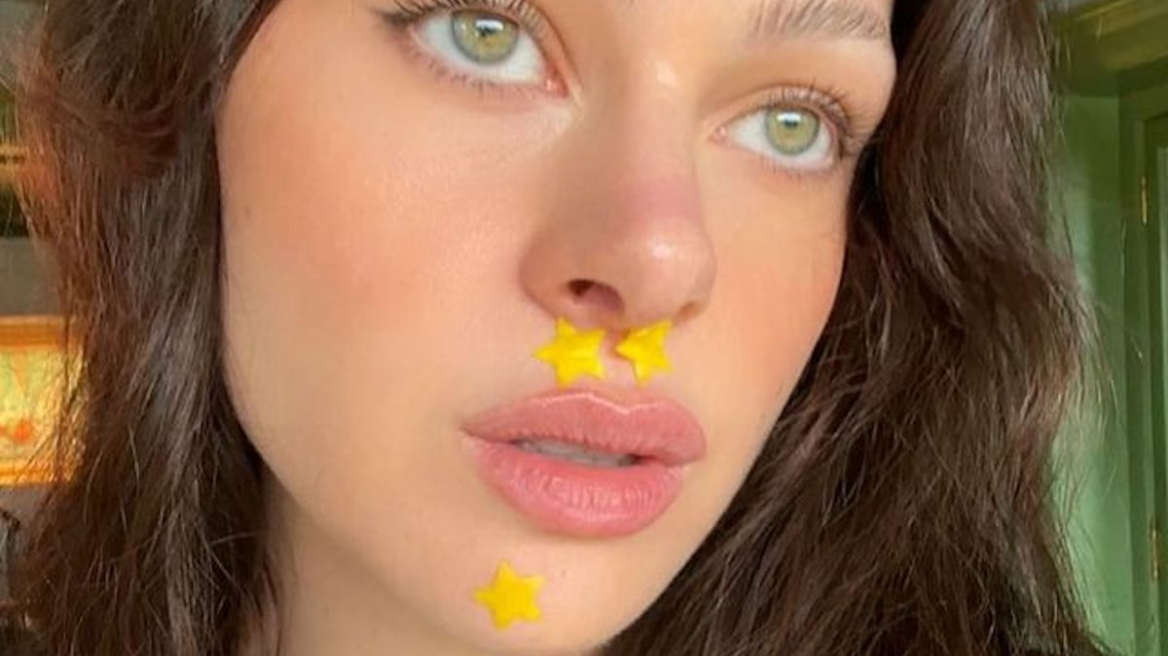 Pimple Patches: Τι ακριβώς είναι και πώς μας βοηθούν με τα σπυράκια;
