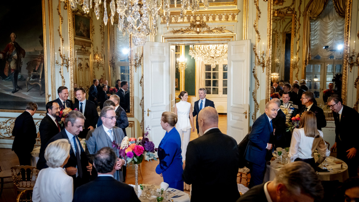 Το εντυπωσιακό δείπνο από τον Δανό βασιλιά στους ηγέτες της ΕΕ - Οι κομψές παρουσίες στο παλάτι και το μενού