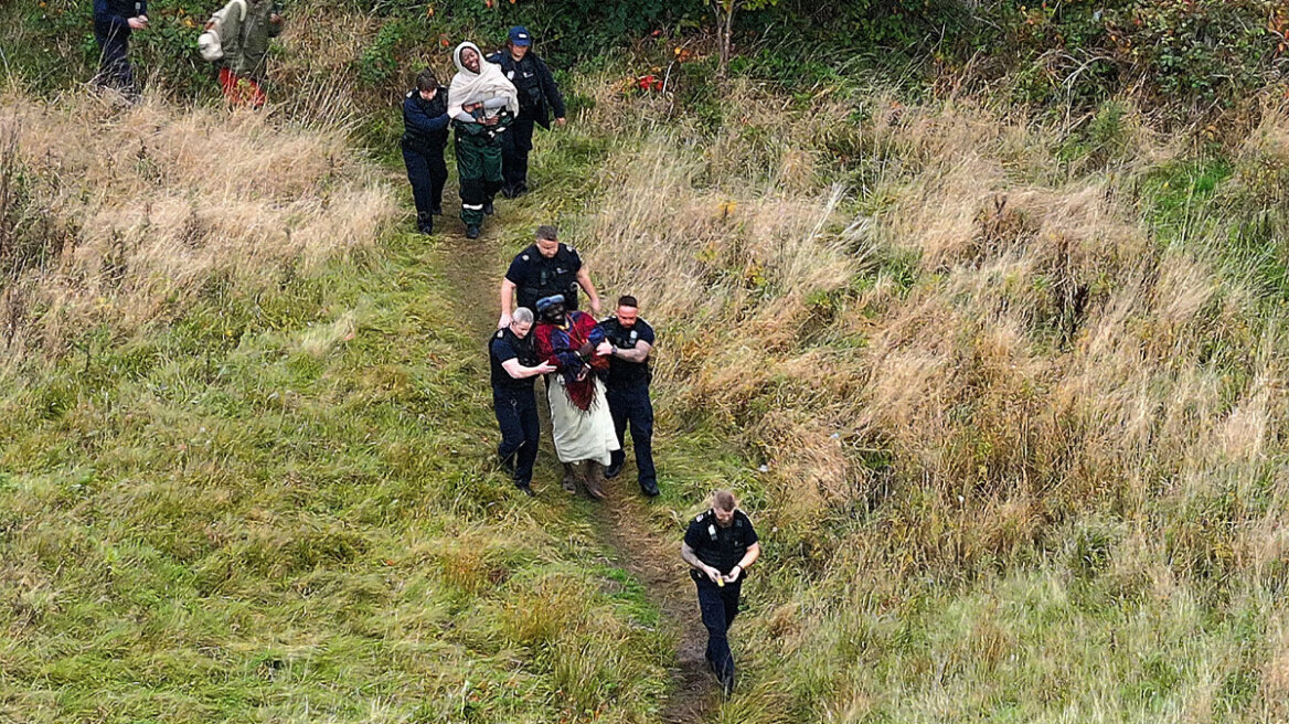 Σκωτία: Με χειροπέδες εκδιώχθηκαν οι Αφρικανοί που είχαν καταλάβει δάσος - Έλεγαν ότι είναι το «βασίλειο της Κουμπάλα»