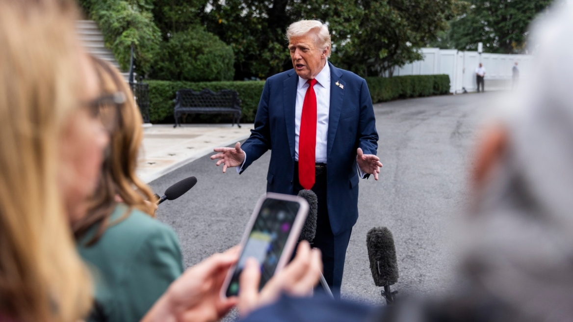 Ο Τραμπ προειδοποιεί για τις οδυνηρές συνέπειες της δημοσιονομικής παράλυσης στις ΗΠΑ: «Θα γίνουν απολύσεις» 