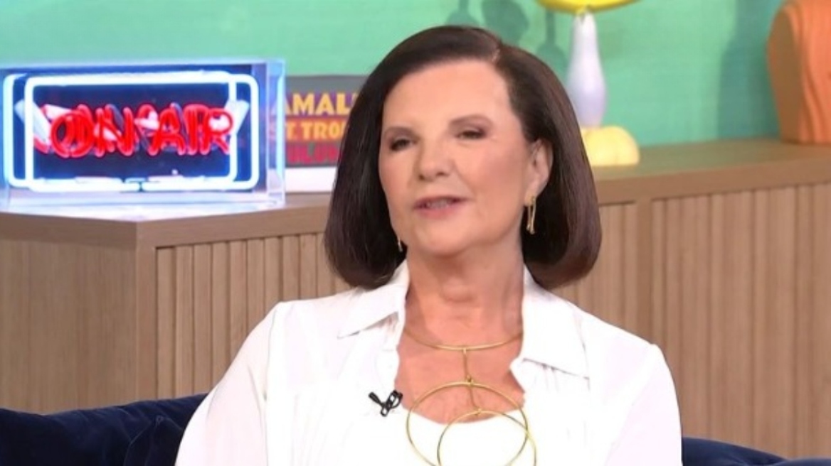 Άννα Μπιθικώτση: Άνθρωποι της νύχτας είχαν απειλήσει τον πατέρα μου με όπλο για να μην τραγουδήσει στις συναυλίες του Μίκη Θεοδωράκη